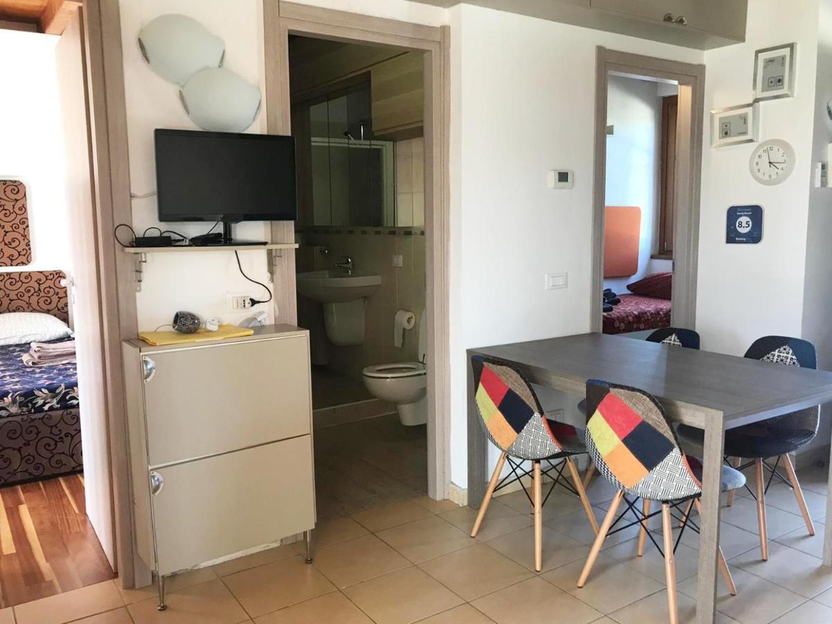 Luxury Apartments - Le Fate - Residence With Pool Манерба-дель-Гарда Экстерьер фото