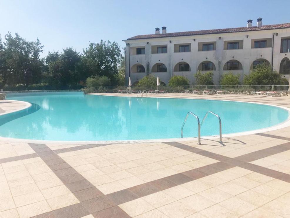Luxury Apartments - Le Fate - Residence With Pool Манерба-дель-Гарда Экстерьер фото