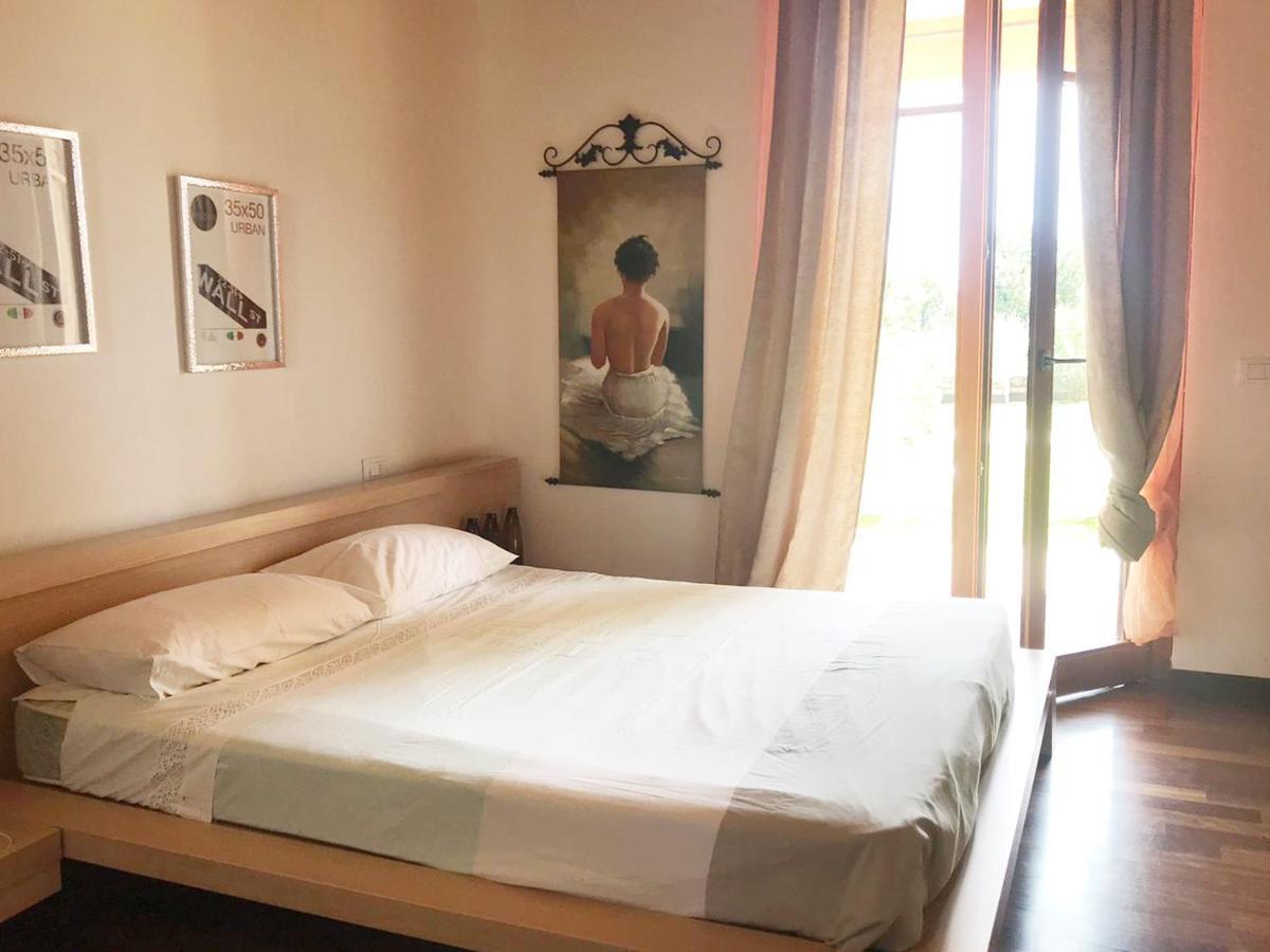 Luxury Apartments - Le Fate - Residence With Pool Манерба-дель-Гарда Экстерьер фото