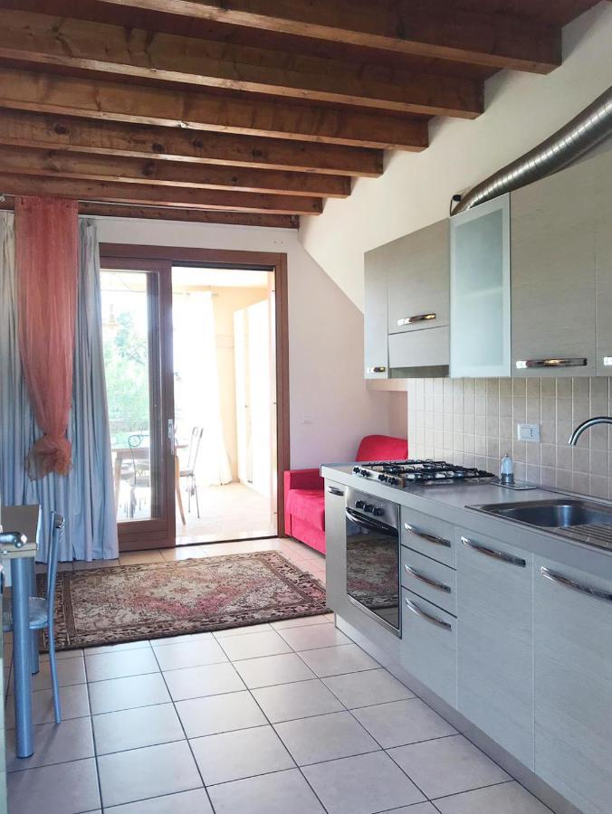 Luxury Apartments - Le Fate - Residence With Pool Манерба-дель-Гарда Экстерьер фото