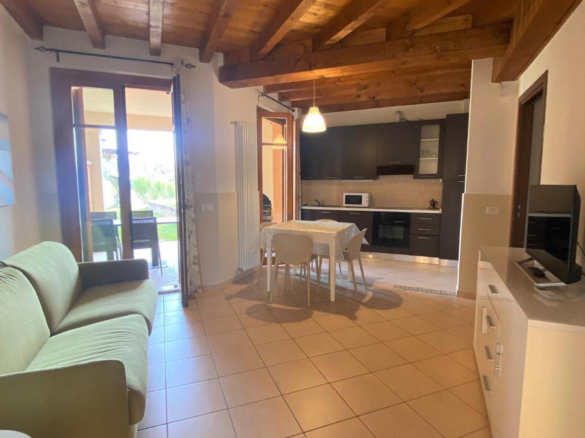 Luxury Apartments - Le Fate - Residence With Pool Манерба-дель-Гарда Экстерьер фото